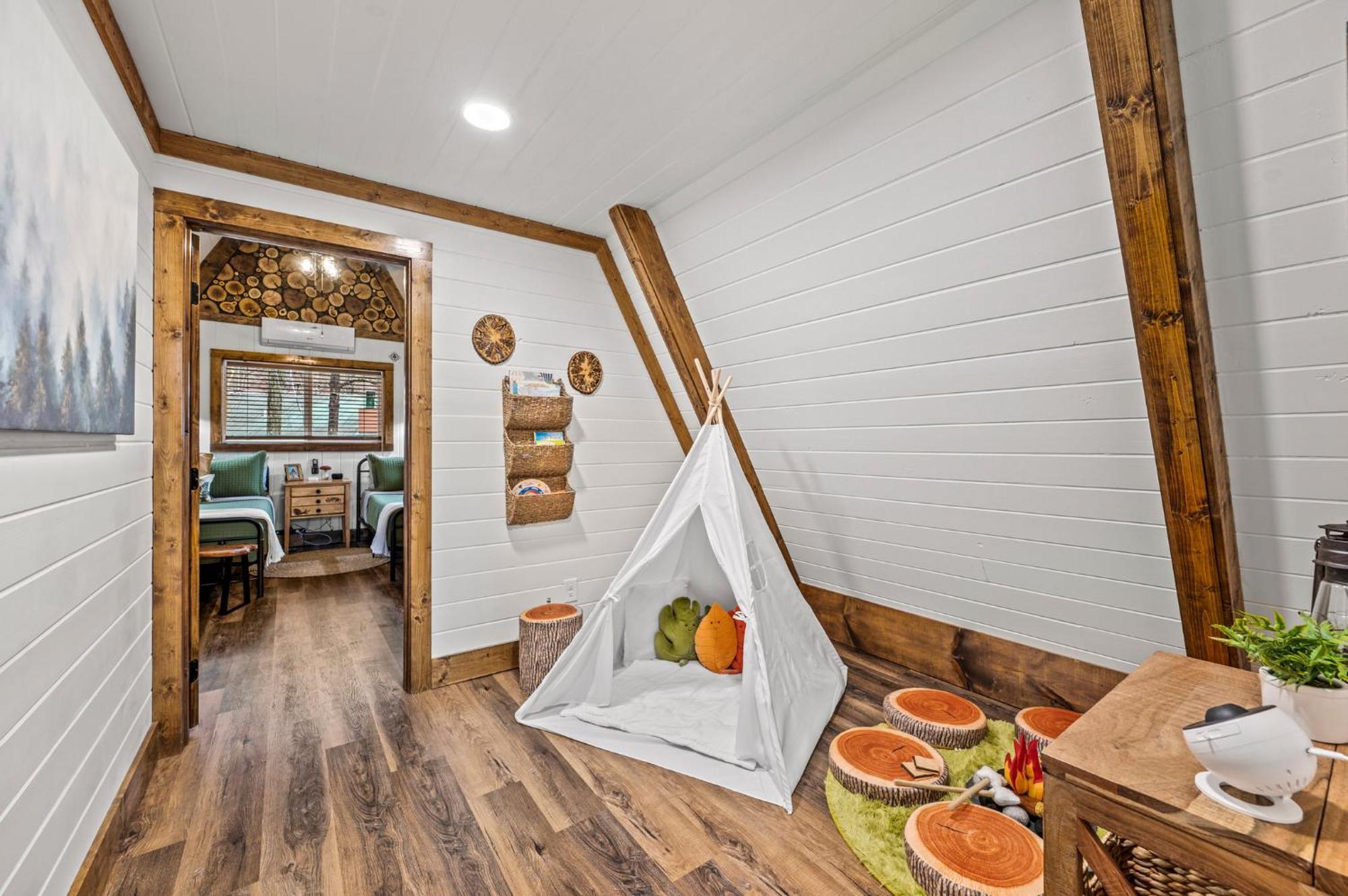 1Mile Downtown, Handicap Ramp, Hot Tub, Game Room Гатлінбург Екстер'єр фото